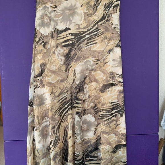 2 / $10 - Medium Skirts Very Good Condition - Picture 1 of 14